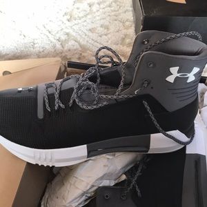 Brand New Under Armour Drive 4 Basketball Shoes
